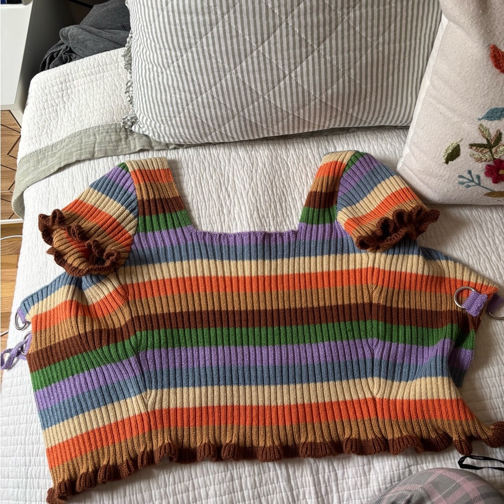 Striped Knit Crop Top - Picture 2 of 6